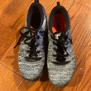 Nike Women’s shoes,620659-105,size9.5